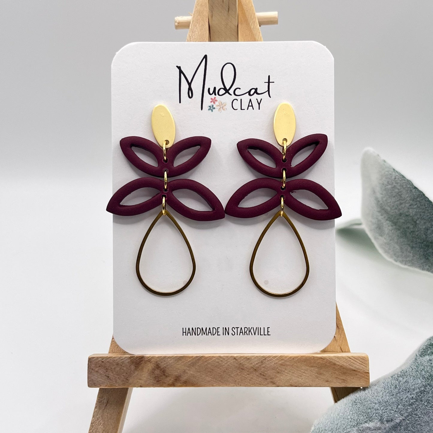 Mere | Maroon & Gold