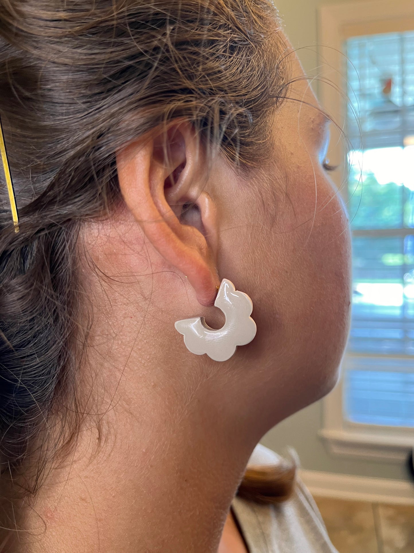 1" Scalloped Hoops | Multiple Colors