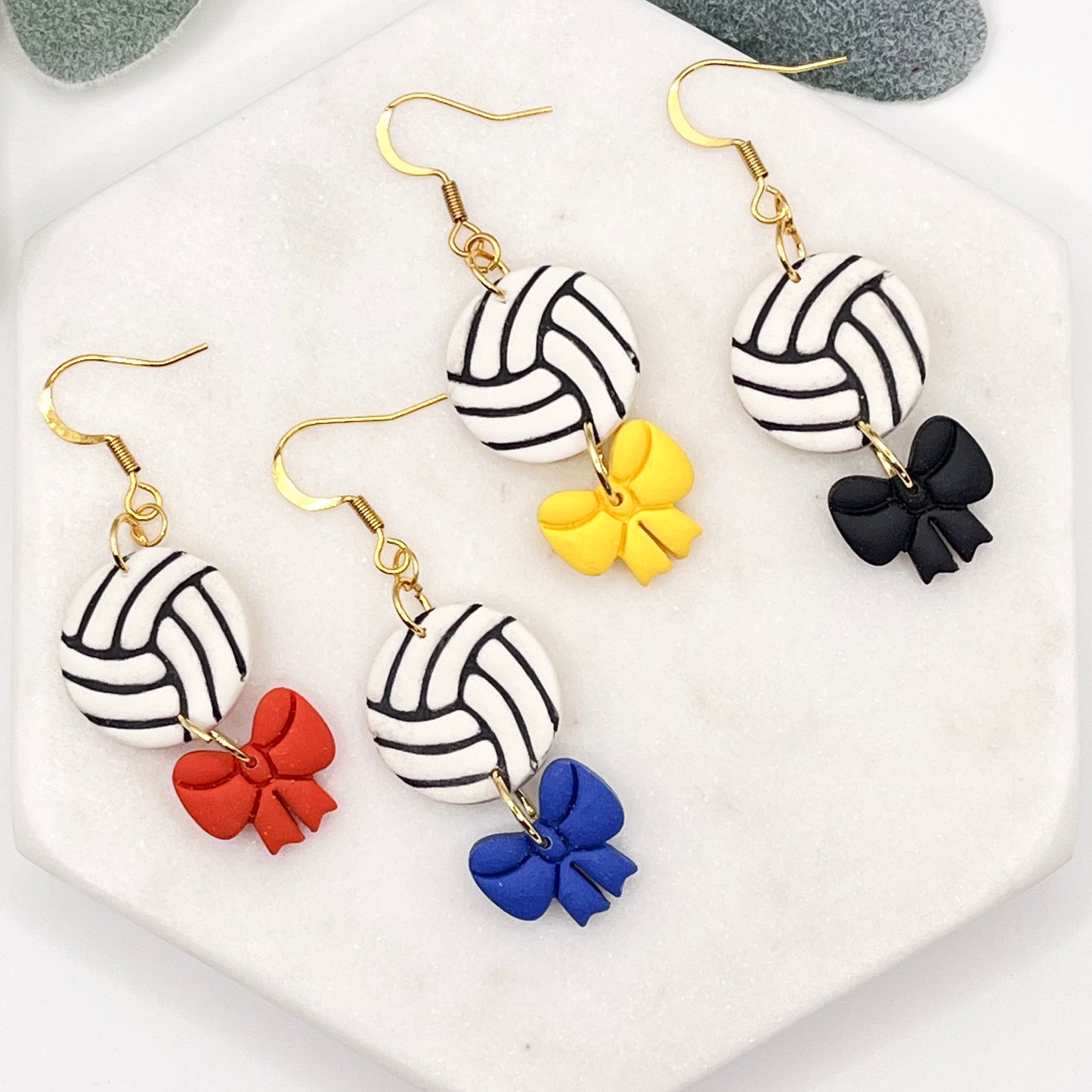 SA | Volleyballs and Bows