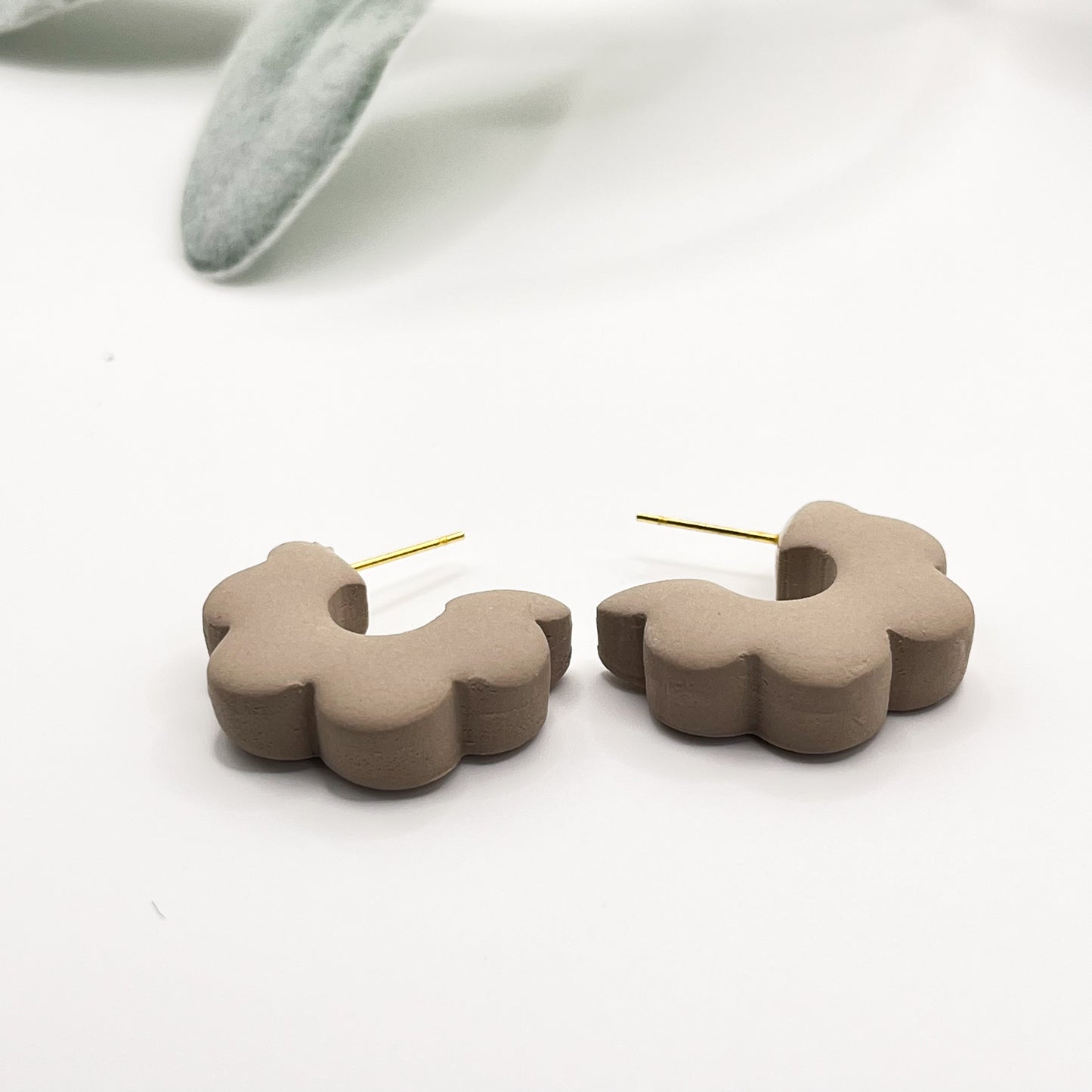 1" Scalloped Hoops | Multiple Colors