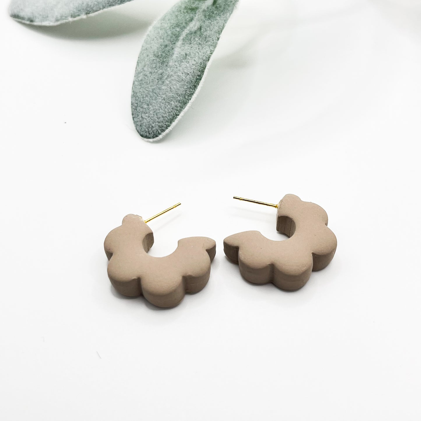 1" Scalloped Hoops | Multiple Colors