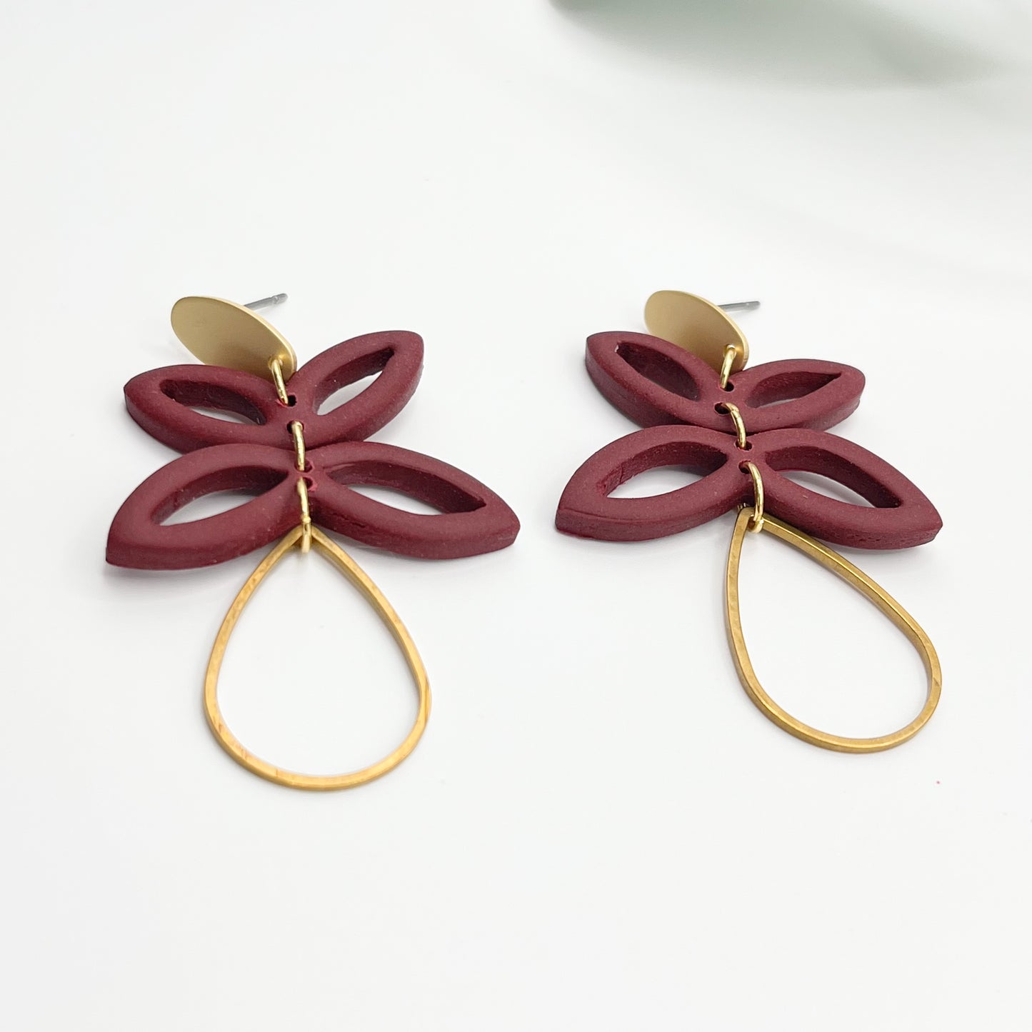 Mere | Maroon & Gold