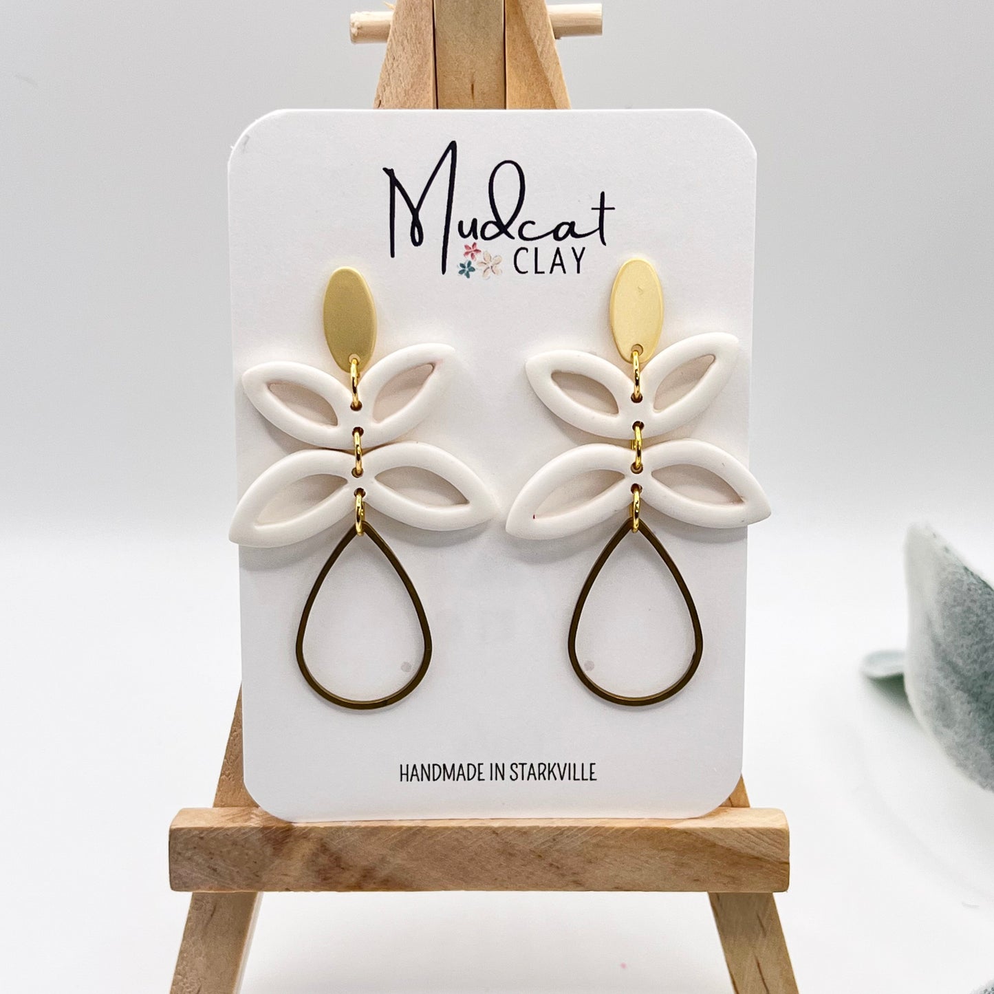 Mere | White & Gold