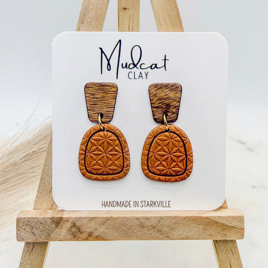 Dome on Trapezoid Wood Posts | Leather Brown