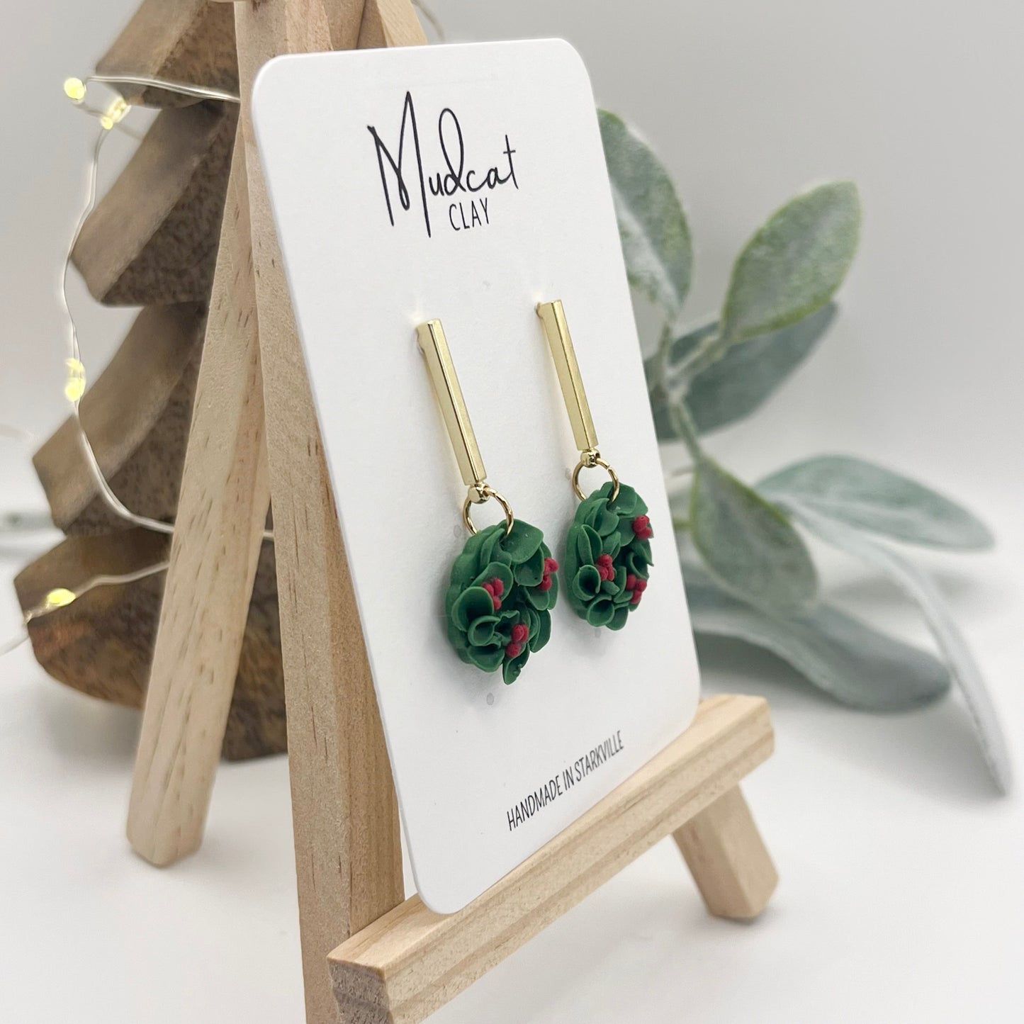 Wreath with Berries on Gold Bar