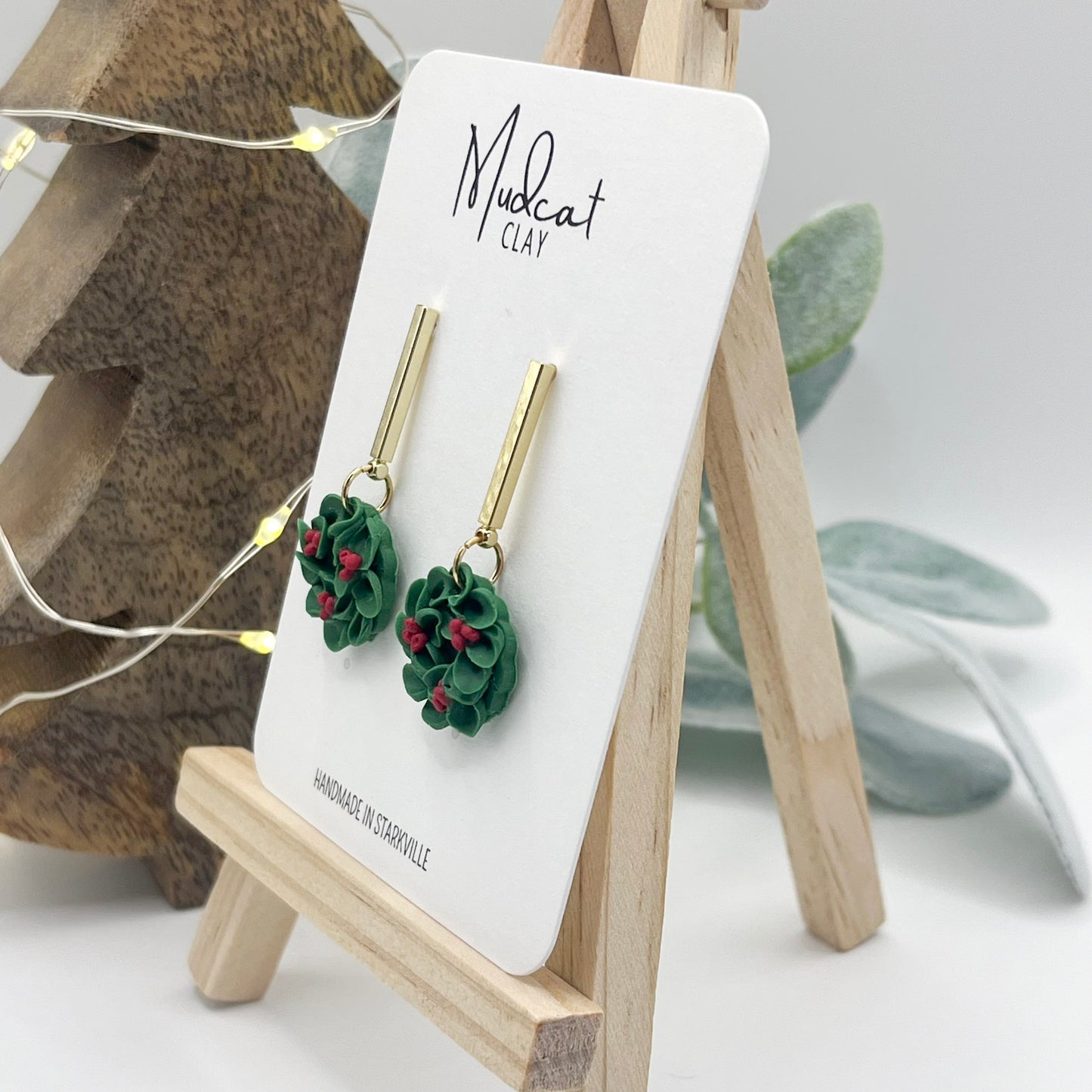 Wreath with Berries on Gold Bar