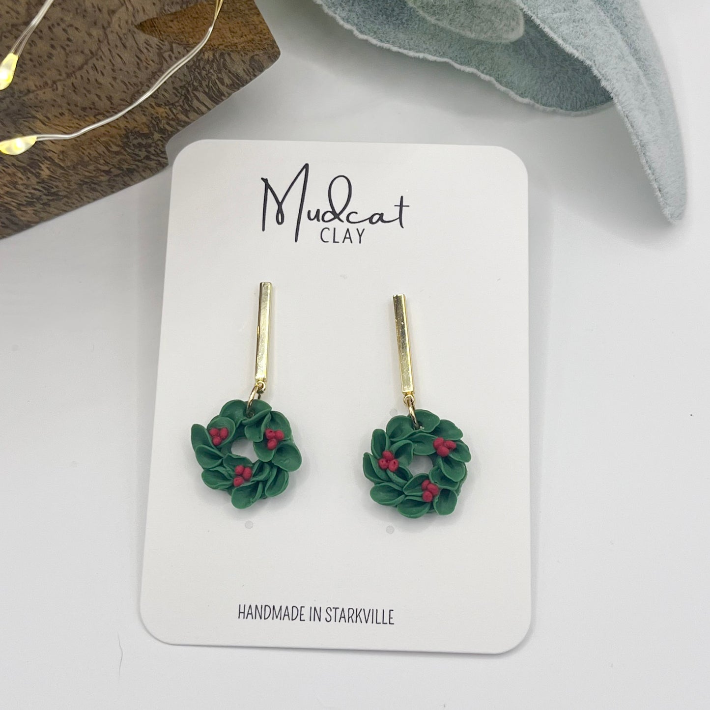 Wreath with Berries on Gold Bar