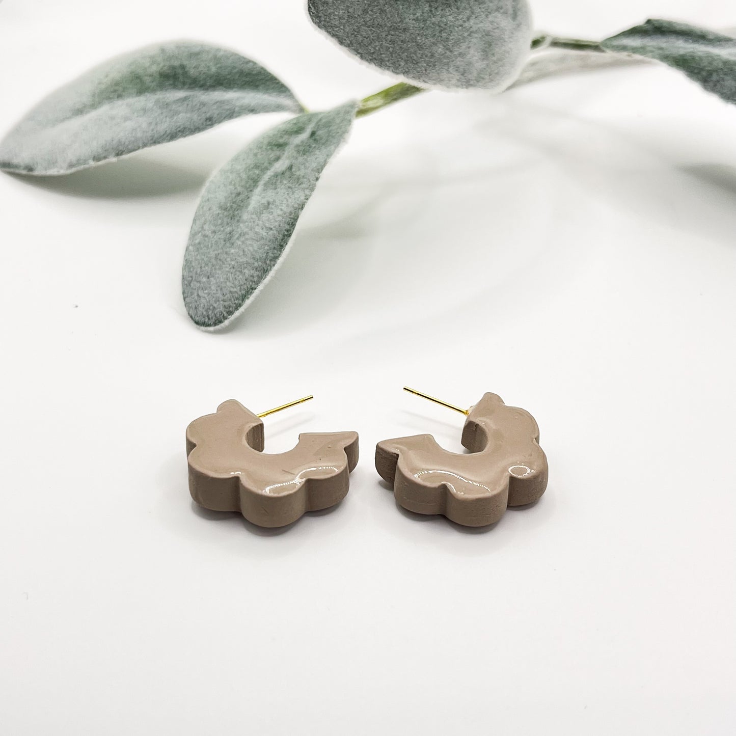 1" Scalloped Hoops | Multiple Colors
