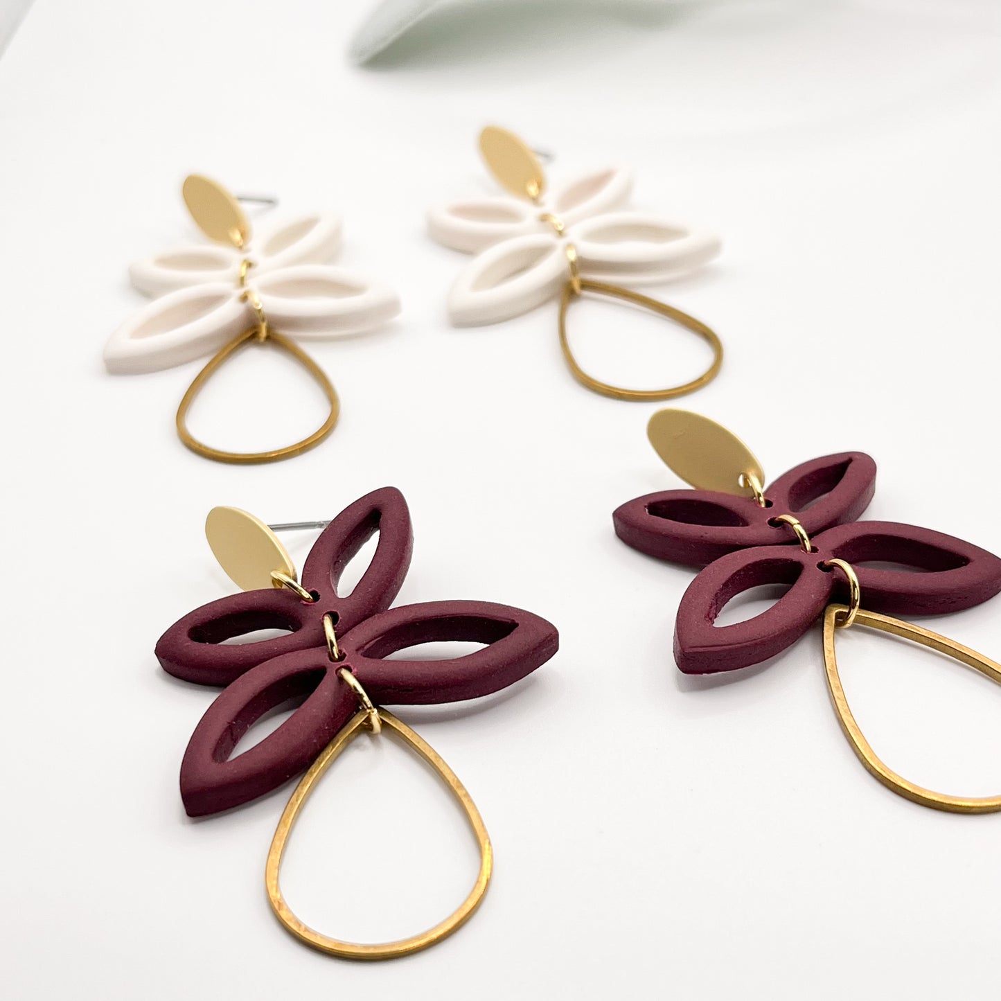 Mere | Maroon & Gold