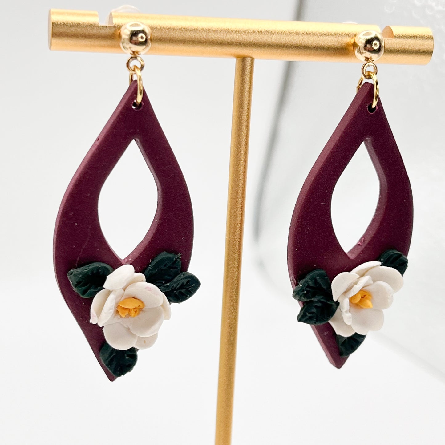Teardrop w/ Magnolia Flower