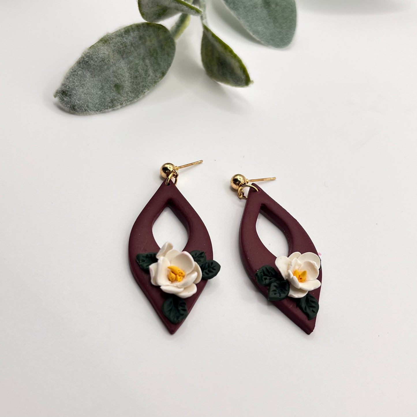 Teardrop w/ Magnolia Flower